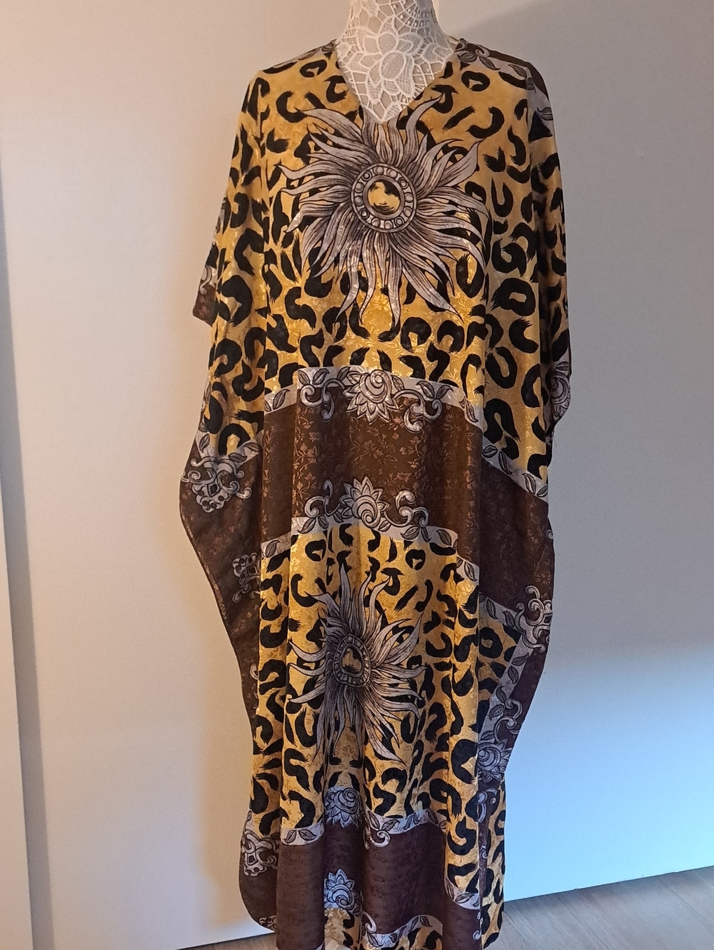 Gloria Vanderbilt Yellow and Black Leopard-Print Slip